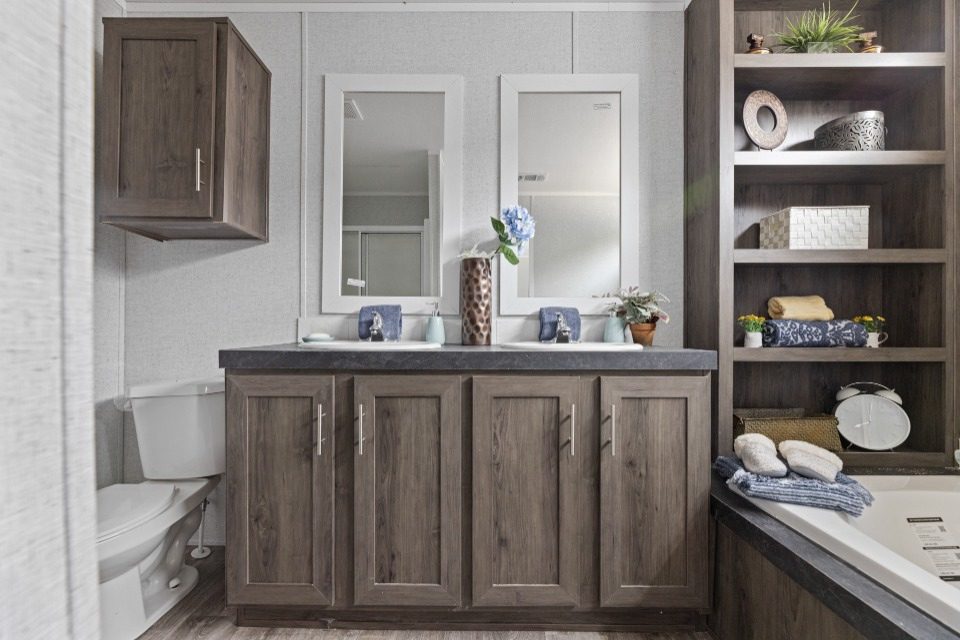 24 fw 240 pinnacle 16763p bath 002 web 1714493555336 960 12