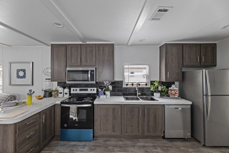 24 fw 240 pinnacle 16763p kitchen 001 web 1714493659524 960 12