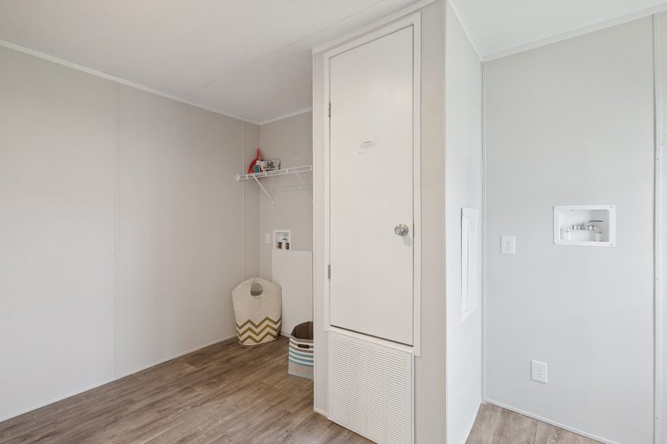 25 c 240 valuhomes 28724p interior001 web 1758145543033 968 11