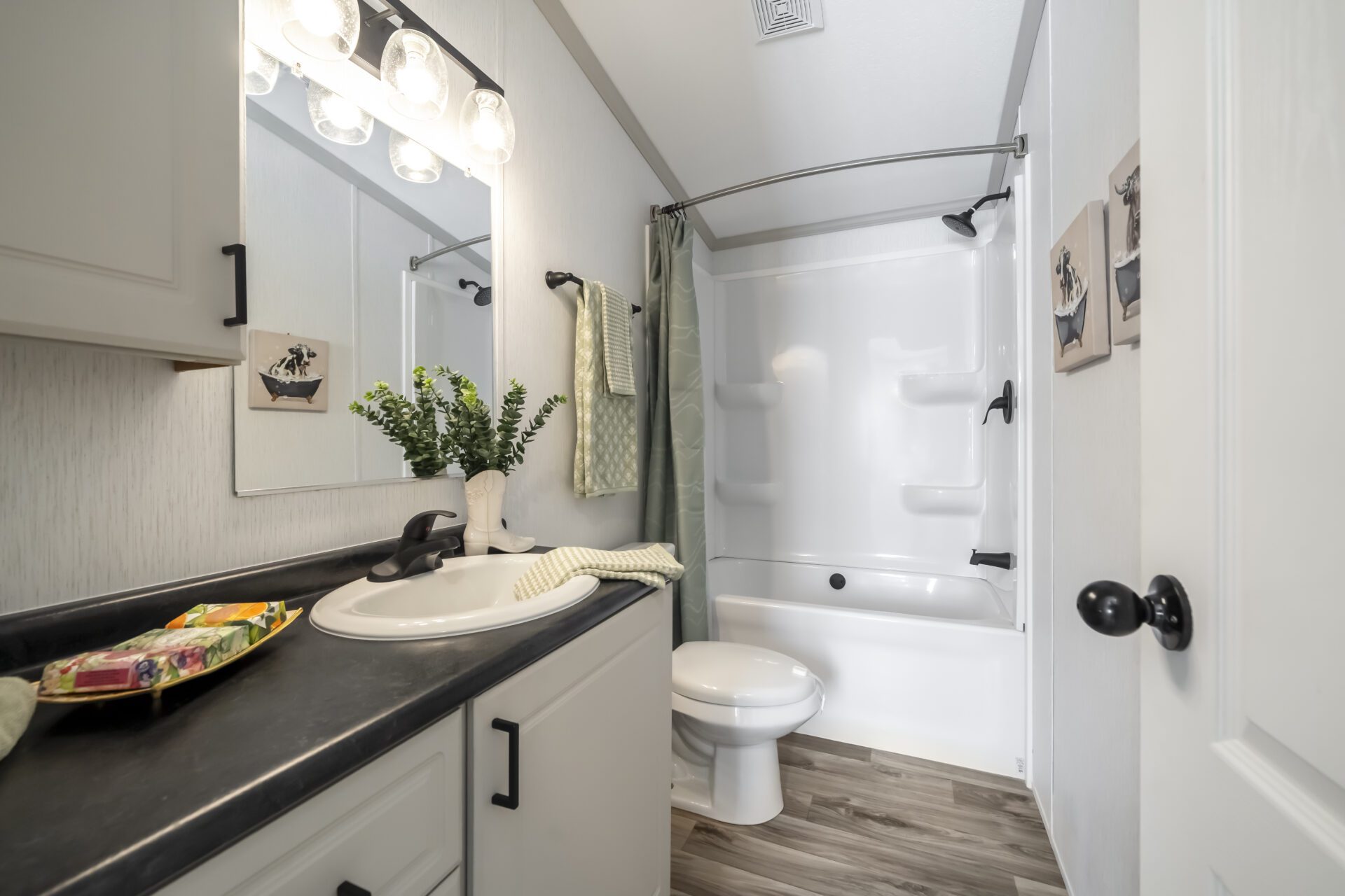 H 1660 21FKA 2ndBath 0651 1