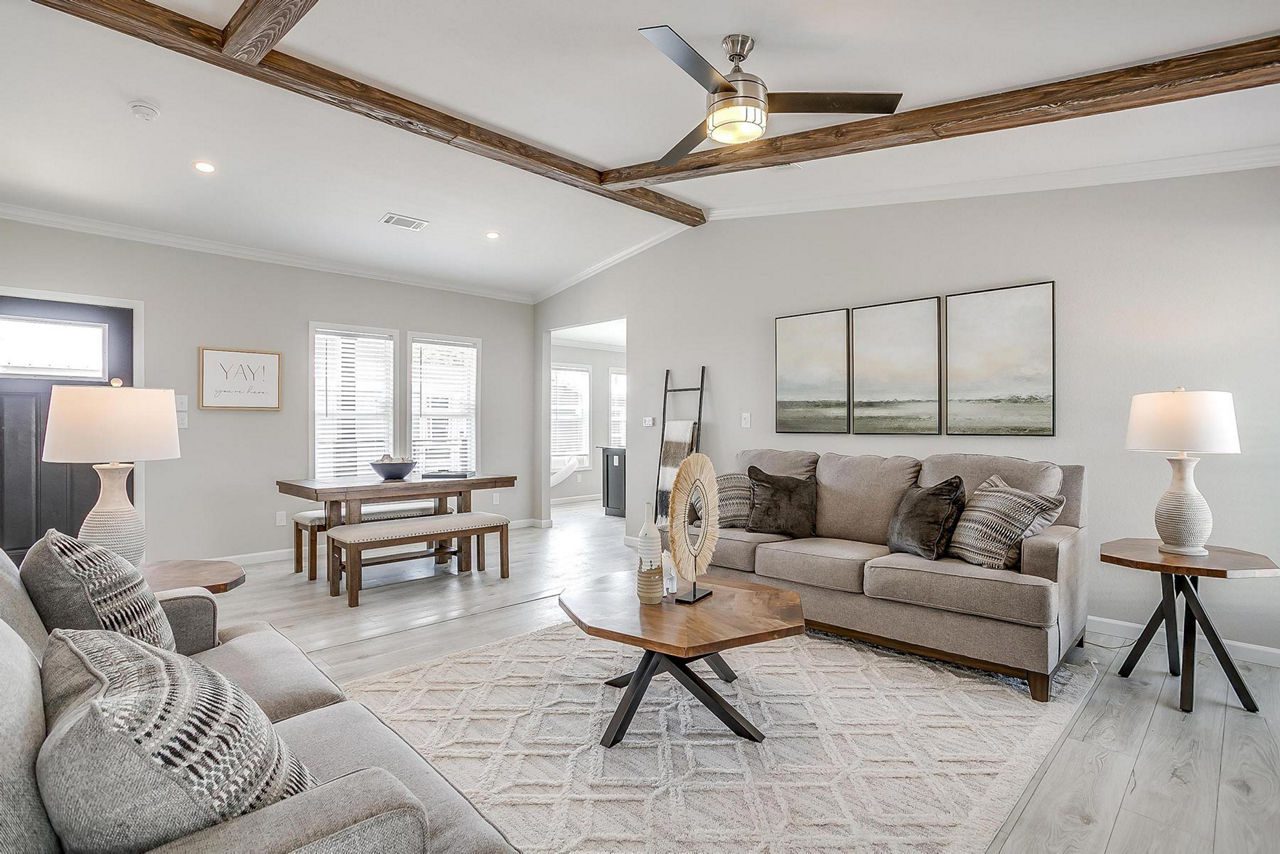 Innovation 2860H Living Room 2