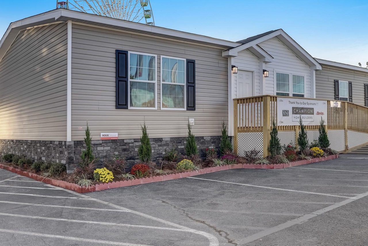 Ironclad 3260 Exterior 3