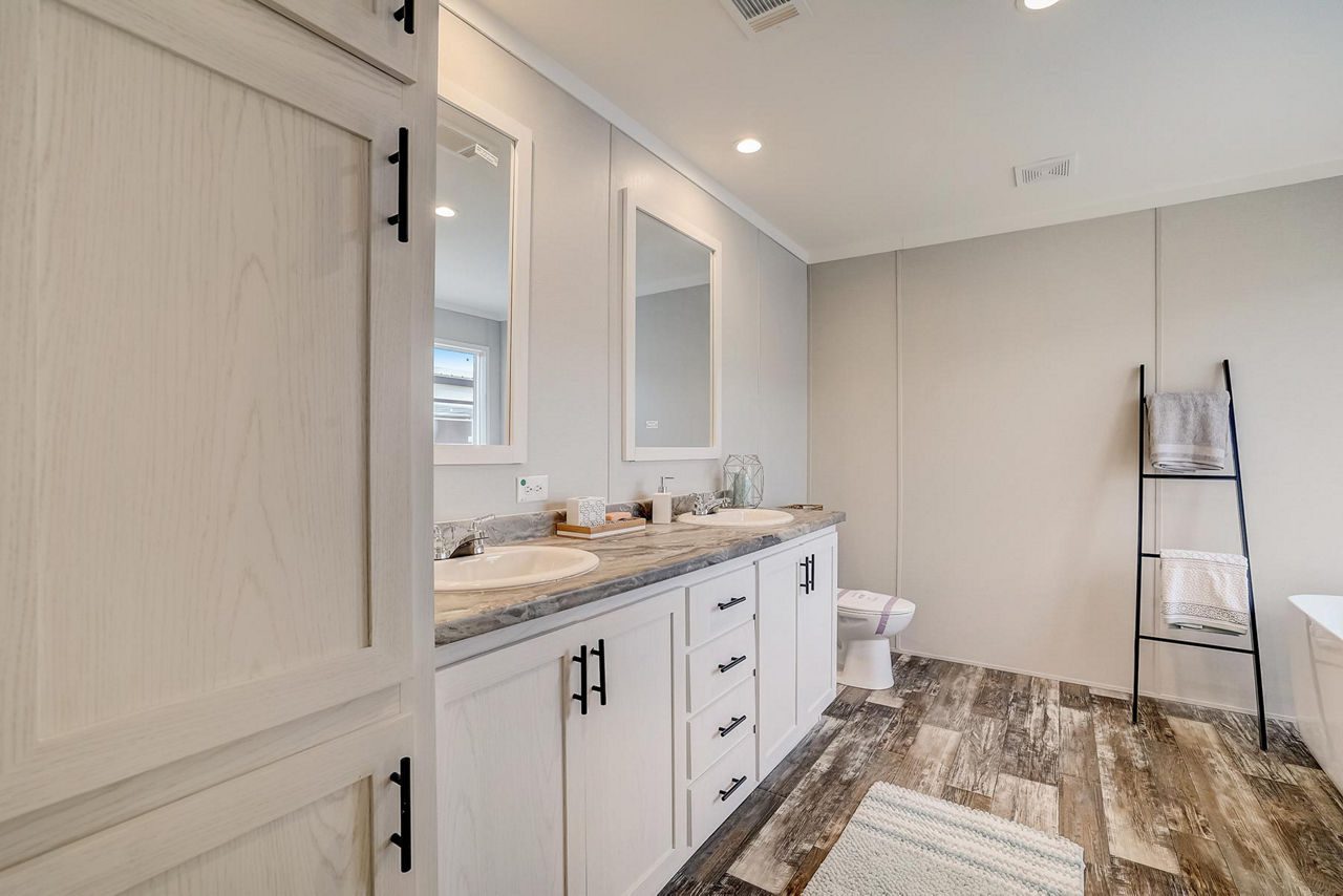 The Saint Primary Bath 1