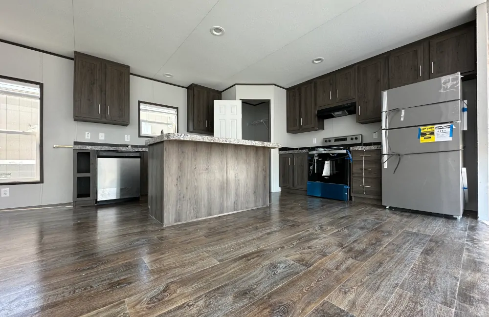 Fleetwood Pure 3268 PU32684U Kitchen