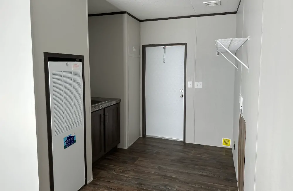 Fleetwood Pure 3268 PU32684U Utility2