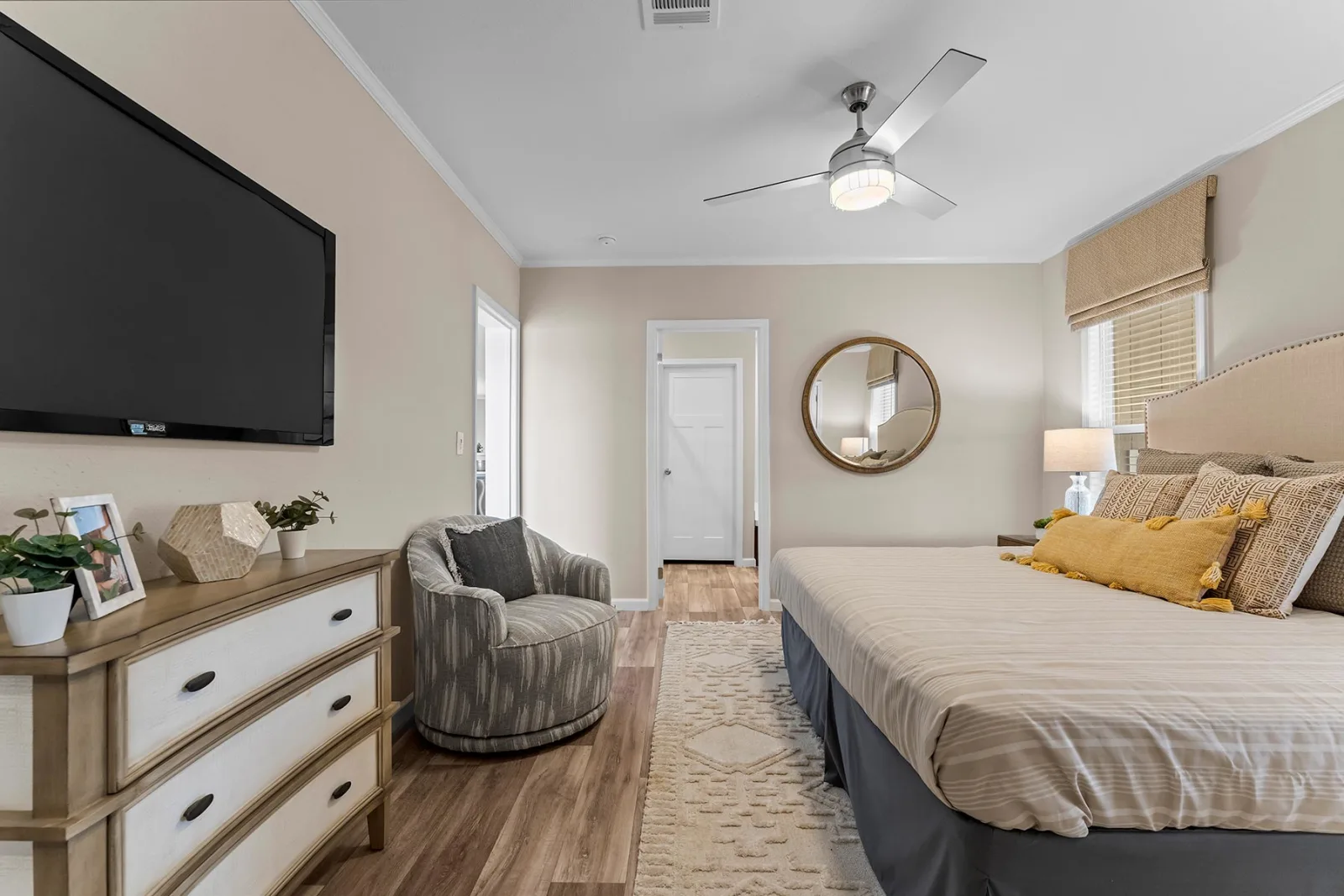 In2860S Primary Bedroom 2