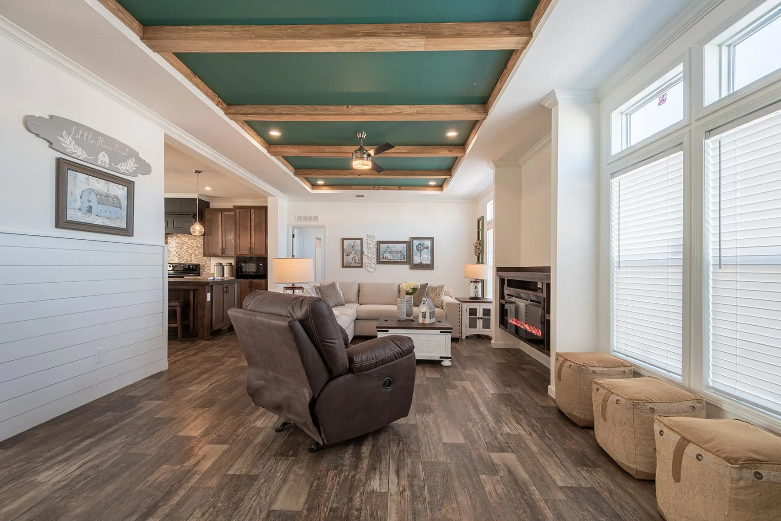 Innovation 3276N Living Room 1